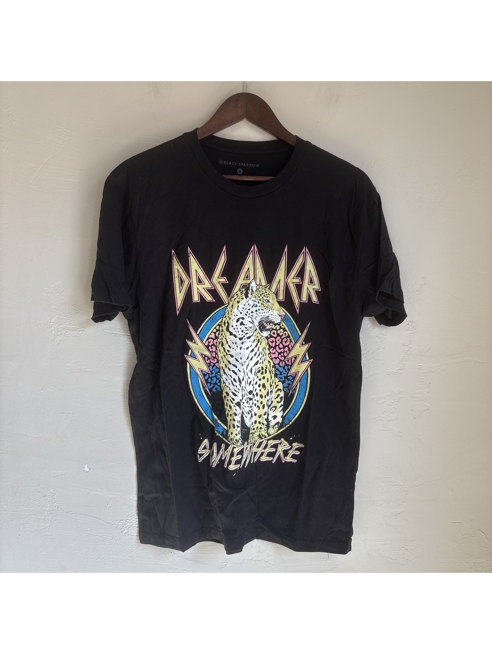 Black Sparrow Womens Medium Black Dreamer Somewhere Leopard Graphic Band Shirt